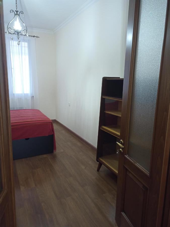 Spacious One Bedroom Apartment In The City Centre Ереван Экстерьер фото