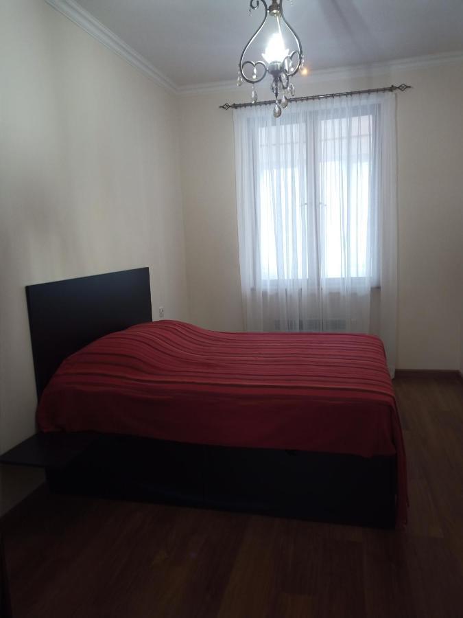 Spacious One Bedroom Apartment In The City Centre Ереван Экстерьер фото