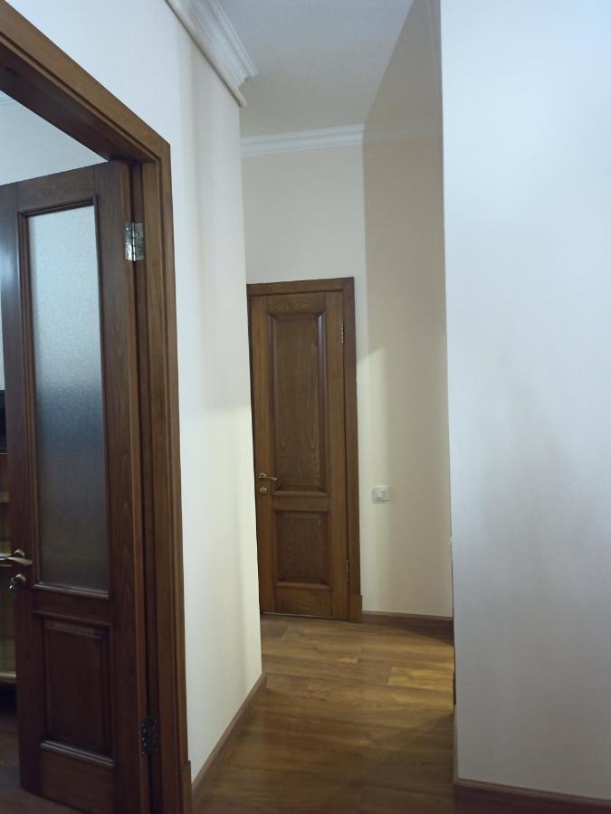 Spacious One Bedroom Apartment In The City Centre Ереван Экстерьер фото