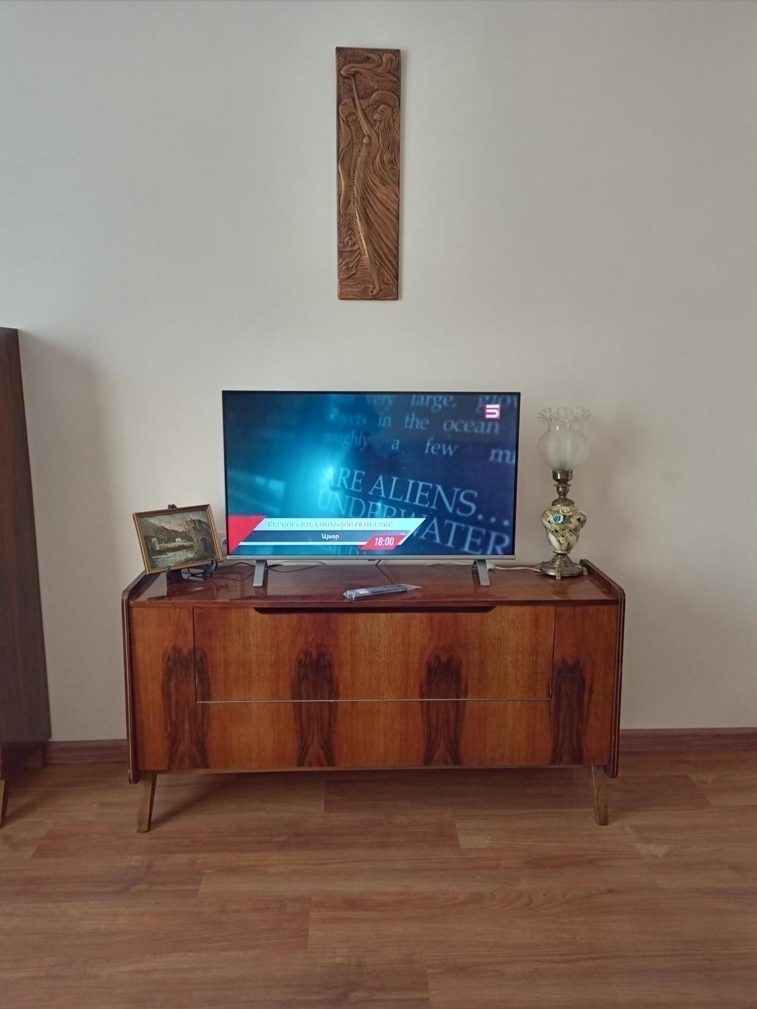 Spacious One Bedroom Apartment In The City Centre Ереван Экстерьер фото